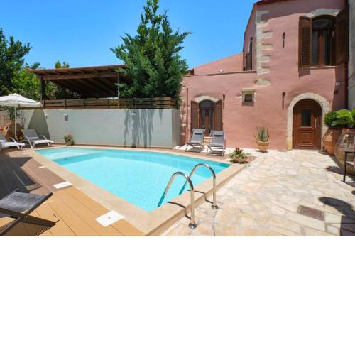 Stone Villa with swimming pool-BBQ!