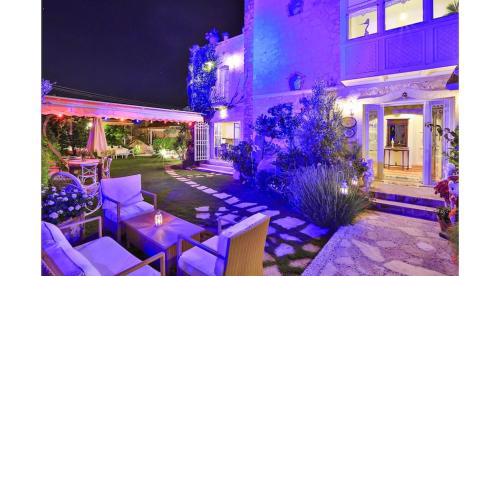Stone Villa,Large Garden,Swimming Pool, Very Close the Beautiful Beach .