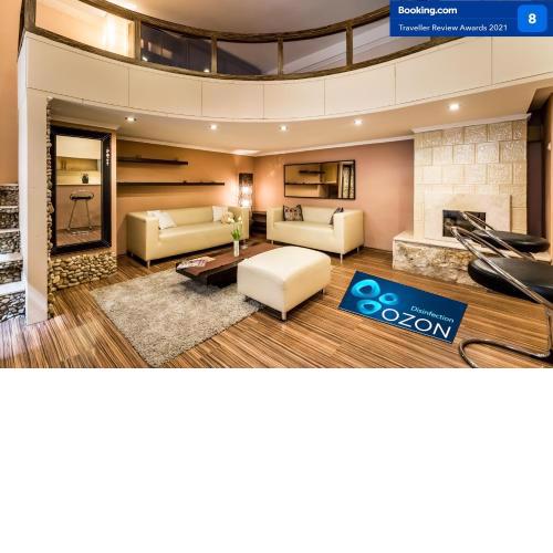 Stones and Wood Apartment with AC