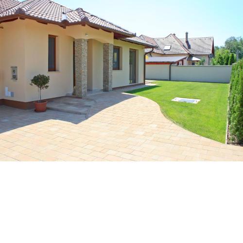 Strand Apartmant
