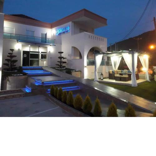 Stratos Deluxe Apartments