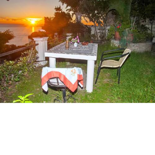 Studio Apartment Tonia with sea view and garden - Pelekas Beach, Corfu