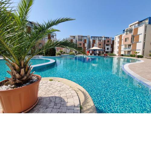 Studio Apartment with balcony 300m from beach