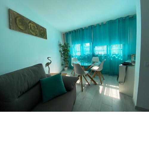 Studio at Playa de la Americas 200 m away from the beach with shared pool and wifi