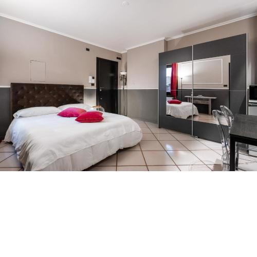Studio Fusari a Piazza Maggiore by Wonderful Italy