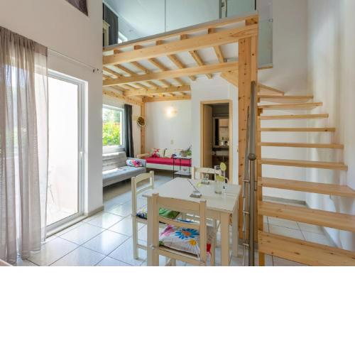 Studio Happiness Maisonette