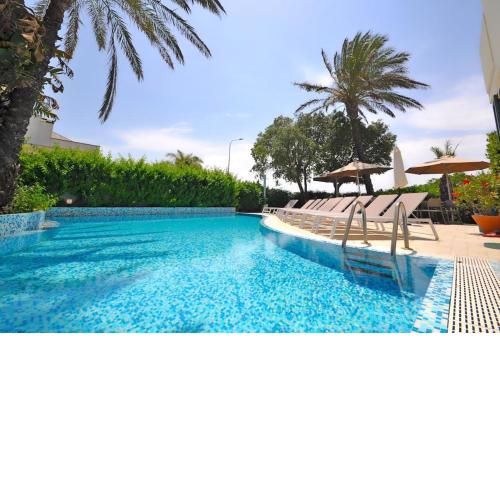 Studio in Residence with Pool - Free Wifi