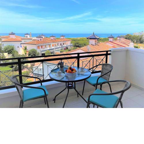 Studio Penthouse mit Meerblick 650m vom La Mata