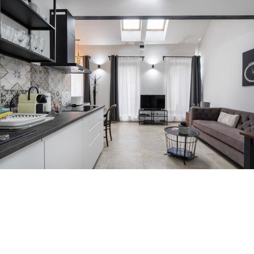 Studio Station with gallery