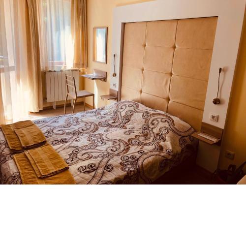 Studio Villa Park Premium Gold