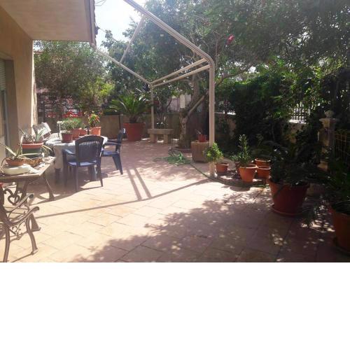 Studio with enclosed garden and wifi at Ragusa