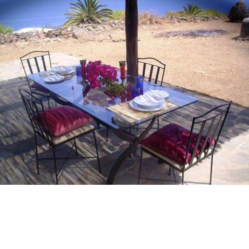 Studio with sea view and furnished garden at Pantelleria 1 km away from the beach