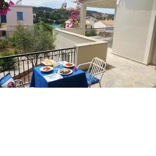 Studio with sea view enclosed garden and wifi at Porto Heli