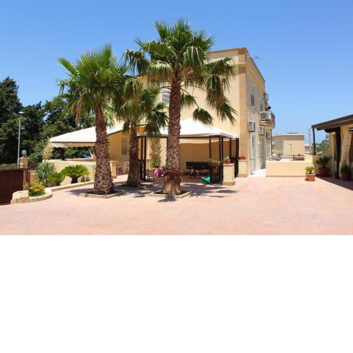 Studio with sea view furnished balcony and wifi at Marsala 1 km away from the beach