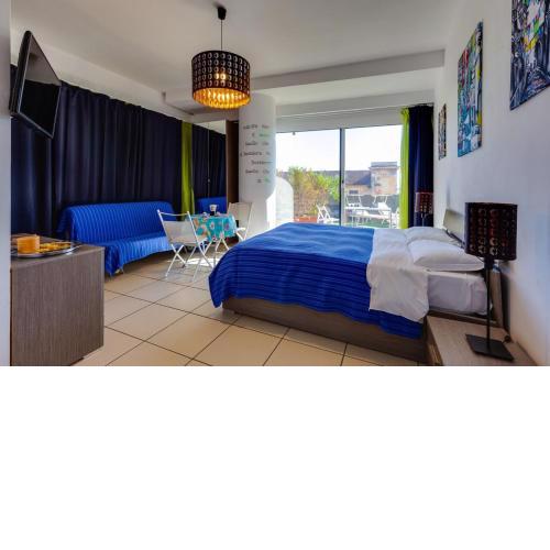 Studio with sea view furnished terrace and wifi at Napoli 3 km away from the beach