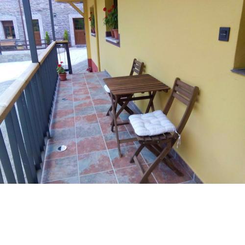 Studio with terrace and wifi at La Riera