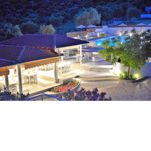 Studios Apartments Irini Patira