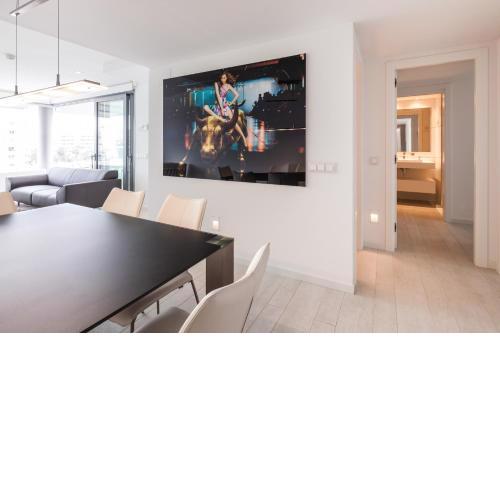 Stunning 3-Bed Apartment in Eivissa