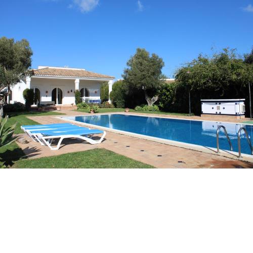 Stunning 3-Bed Villa in Benalup-Casas Viejas