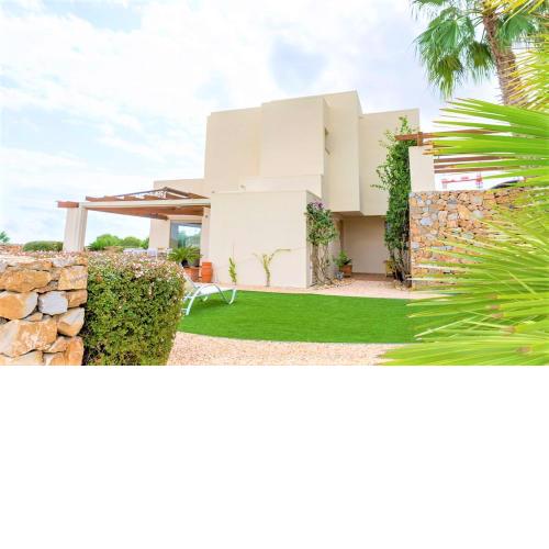 Stunning 3 Bedroom luxury villa on Las Colinas Golf Resort