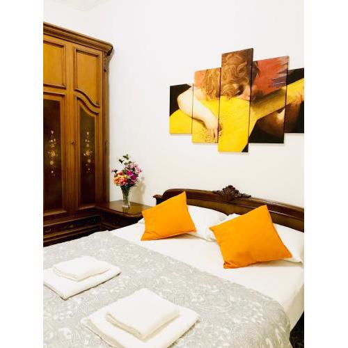 Stunning 4 Room Apartment in Rome