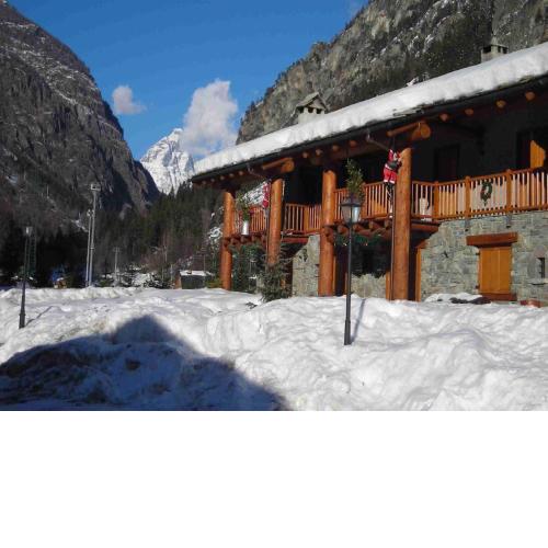 Stunning Apartment in Antey Saint Andr near Ski Lift