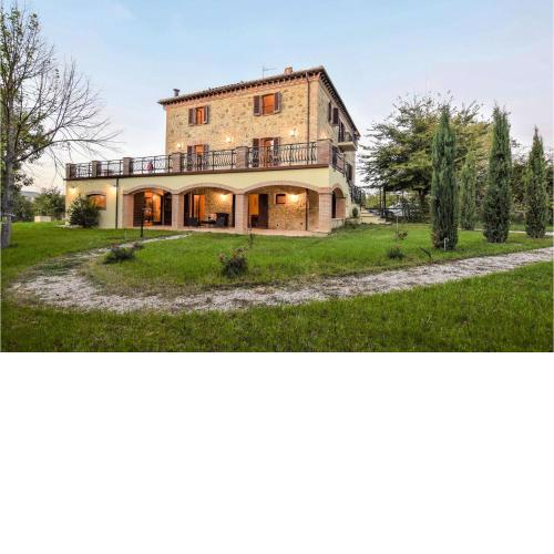 Stunning apartment in Avigliano Umbro with 2 Bedrooms and WiFi