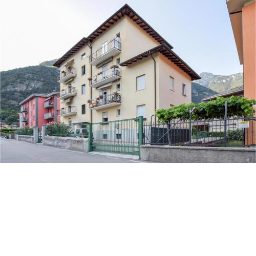 Stunning apartment in Avio with 2 Bedrooms