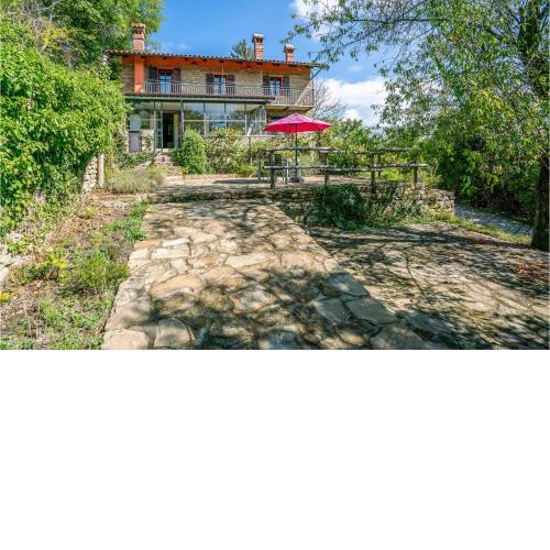 Stunning apartment in Bossolasco with WiFi and 1 Bedrooms