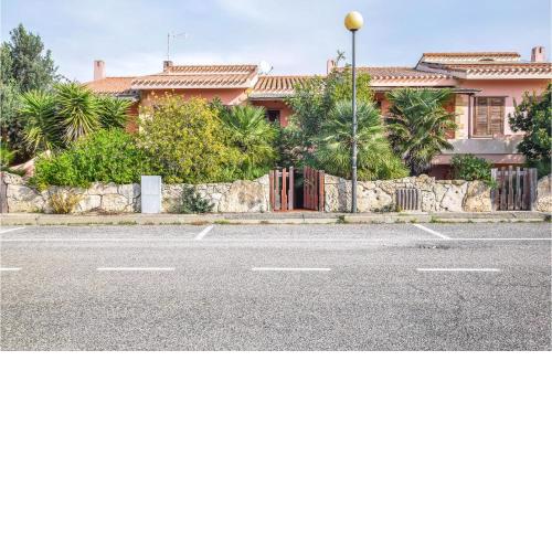 Stunning apartment in Cabras with 2 Bedrooms