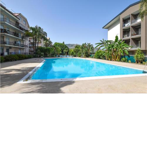 Stunning apartment in Calatabiano with Outdoor swimming pool, WiFi and 3 Bedrooms