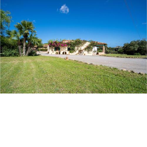 Stunning apartment in Capdepera with WiFi, 1 Bedrooms and Outdoor swimming pool