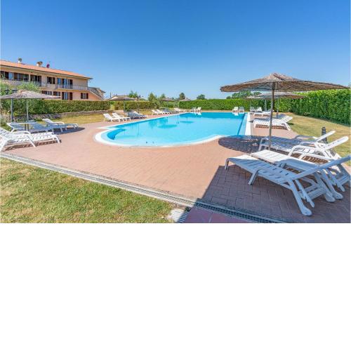 Stunning apartment in Castiglione del Lago with 2 Bedrooms, WiFi and Outdoor swimming pool