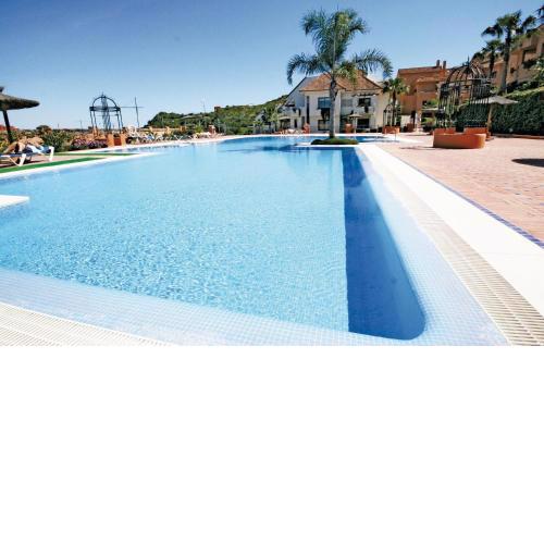 Stunning apartment in Duquesa with 2 Bedrooms, Outdoor swimming pool and Swimming pool