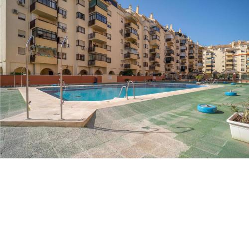 Stunning apartment in Fuengirola with Outdoor swimming pool, WiFi and 2 Bedrooms