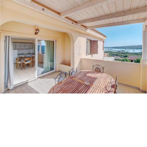 Stunning apartment in Golfo Aranci w/ 1 Bedrooms
