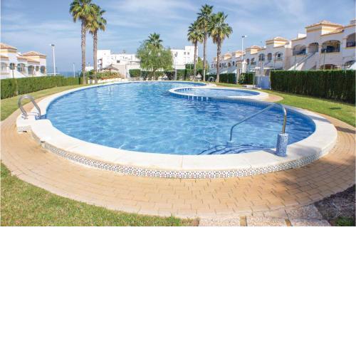 Stunning Apartment In Gran Alacant With 3 Bedrooms, Wifi And Swimming Pool