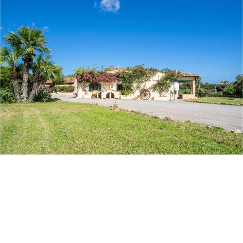 Stunning apartment in Illes Balears with WiFi, 1 Bedrooms and Outdoor swimming pool
