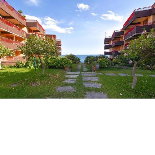 Stunning apartment in Letojanni with WiFi and 2 Bedrooms