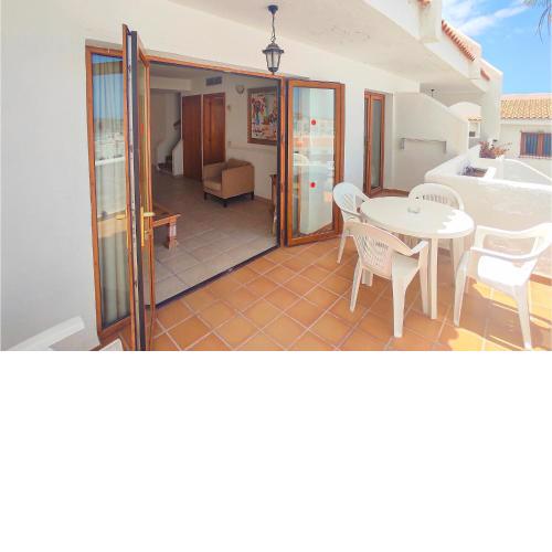 Stunning Apartment In Los Cristianos With 2 Bedrooms, Outdoor Swimming Pool And Swimming Pool
