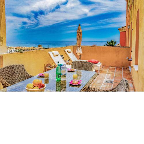 Stunning apartment in Manilva with 3 Bedrooms, WiFi and Outdoor swimming pool