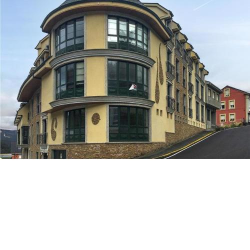 Stunning apartment in Maon with WiFi and 2 Bedrooms