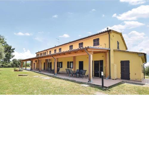Stunning apartment in Montefelcino with 2 Bedrooms