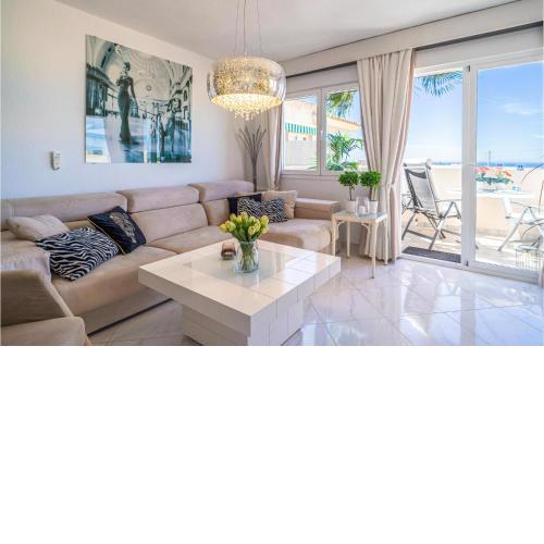 Stunning Apartment In Riviera Del Sol With Wifi, Outdoor Swimming Pool And Swimming Pool