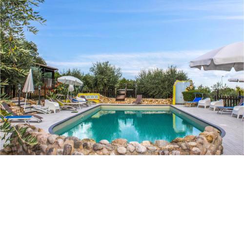 Stunning apartment in San Giovanni with Outdoor swimming pool, Jacuzzi and WiFi