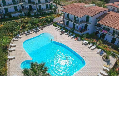 Stunning Apartment In Scalea With Outdoor Swimming Pool, Wifi And 2 Bedrooms
