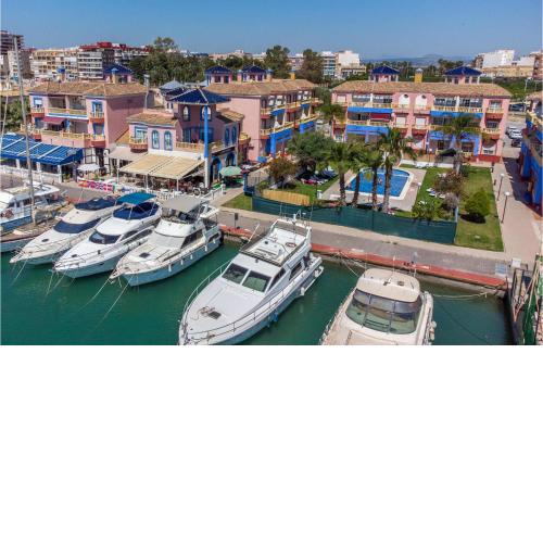 Stunning apartment in Torrevieja with Outdoor swimming pool, WiFi and 2 Bedrooms