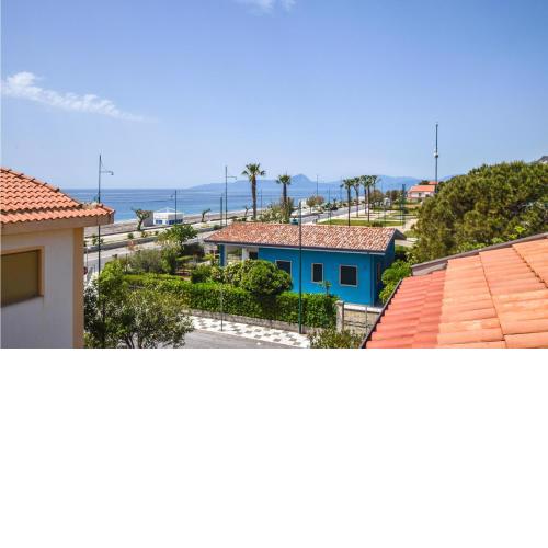 Stunning apartment in Tortora Marina with 2 Bedrooms and WiFi