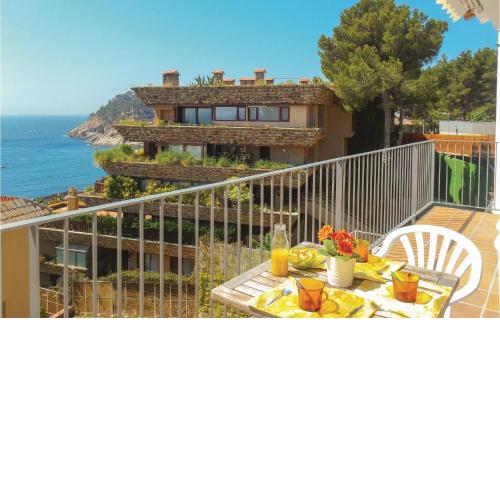 Stunning apartment in Tossa de Mar with 2 Bedrooms