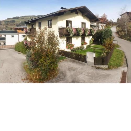 Stunning apartment in Wagrain with WiFi and 3 Bedrooms